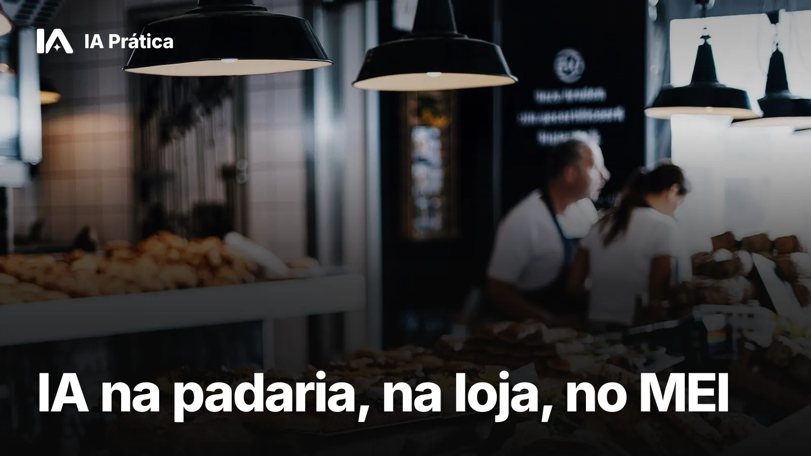 Funcionários atrás do balcão de uma padaria, com pães e salgados em primeiro plano